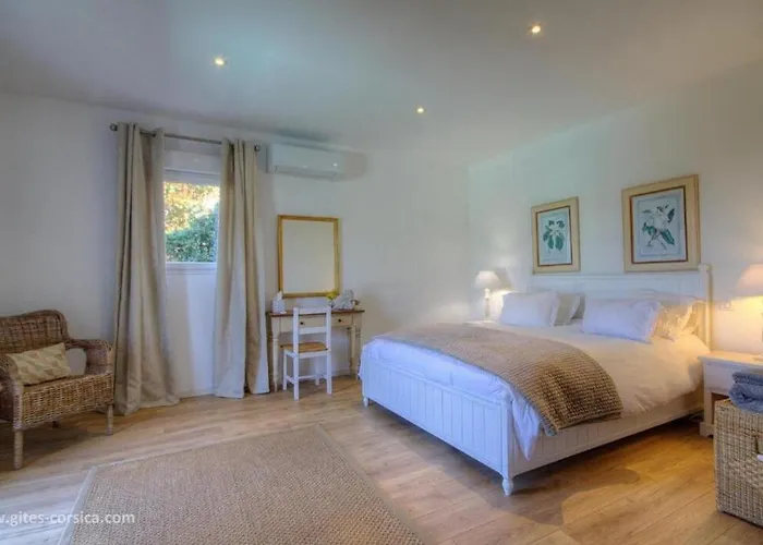 Belle Avec Piscine Vue Mer- Cap Corse