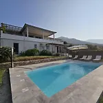 Belle Avec Piscine Vue Mer- Cap Corse Sisco