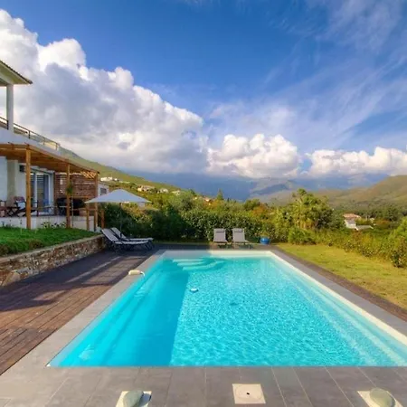 Belle Avec Piscine Vue Mer- Cap Corse