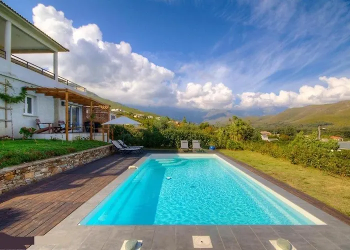 Belle Avec Piscine Vue Mer- Cap Corse